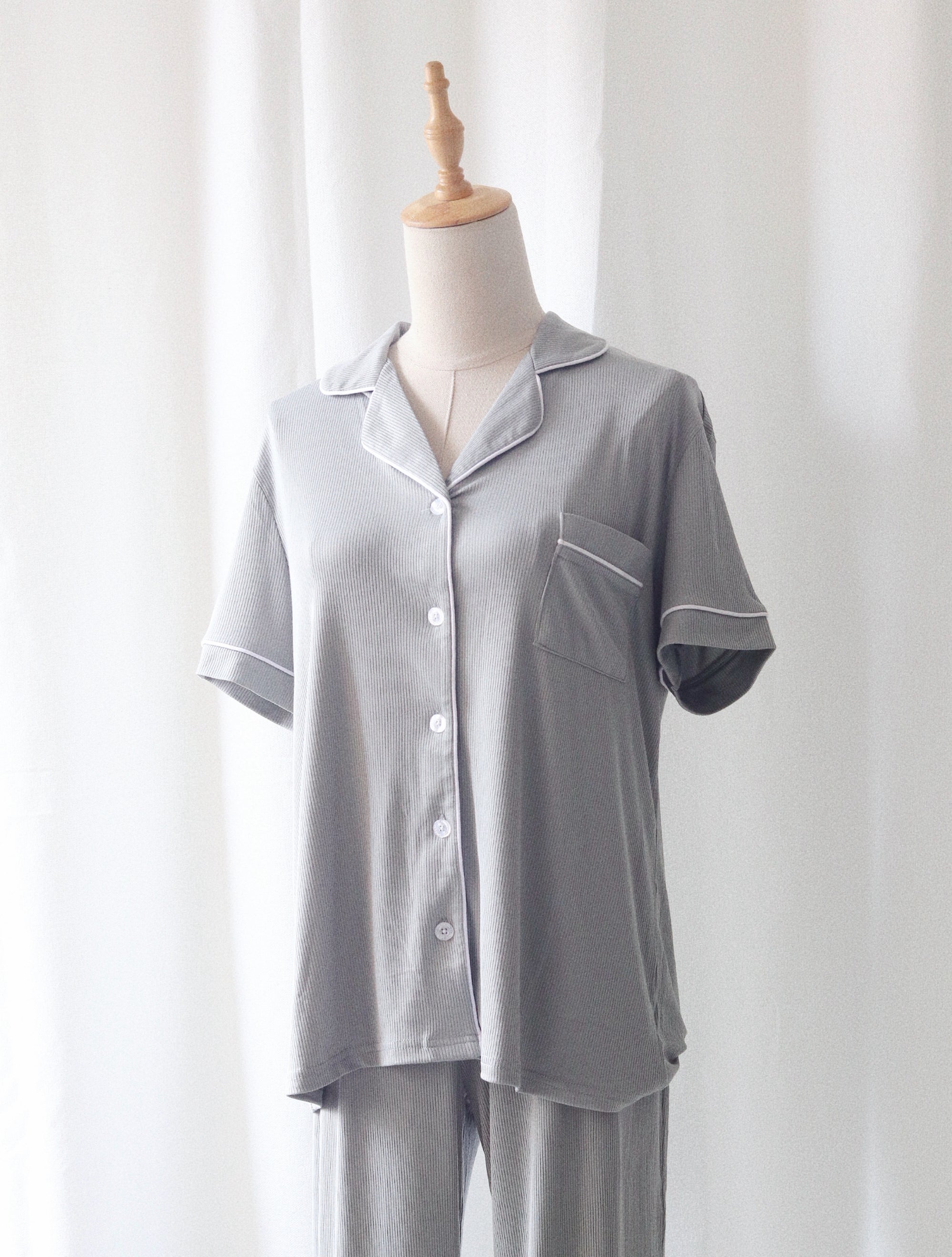 Clea Pajama Set in Gray