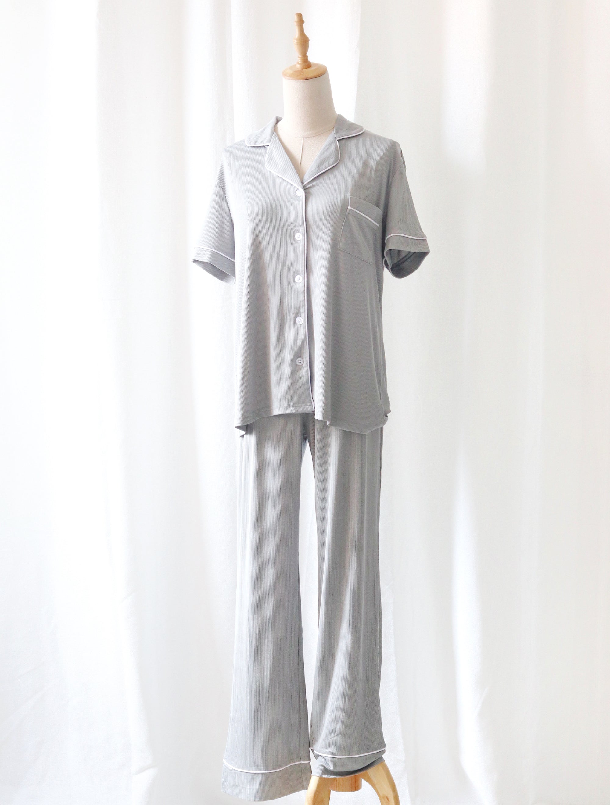 Clea Pajama Set in Gray