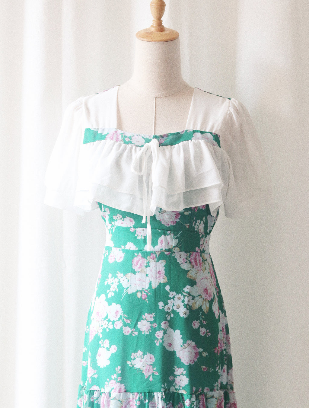 Aria Dress in Emerald