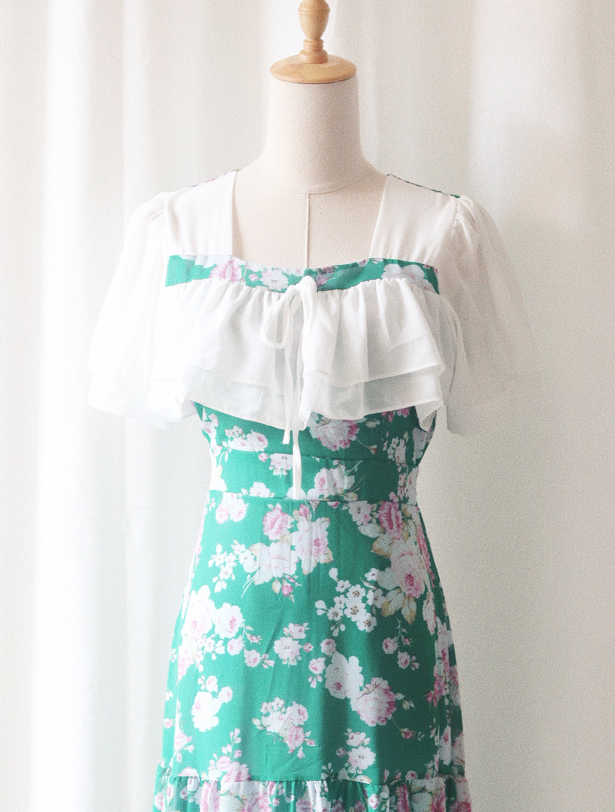 Aria Dress in Emerald
